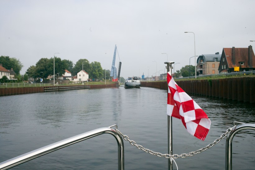 Hebebrücke am Zuritt-Willemsvaart